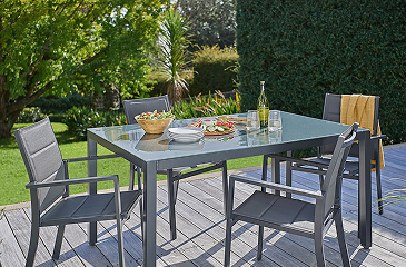 Outdoor dining set